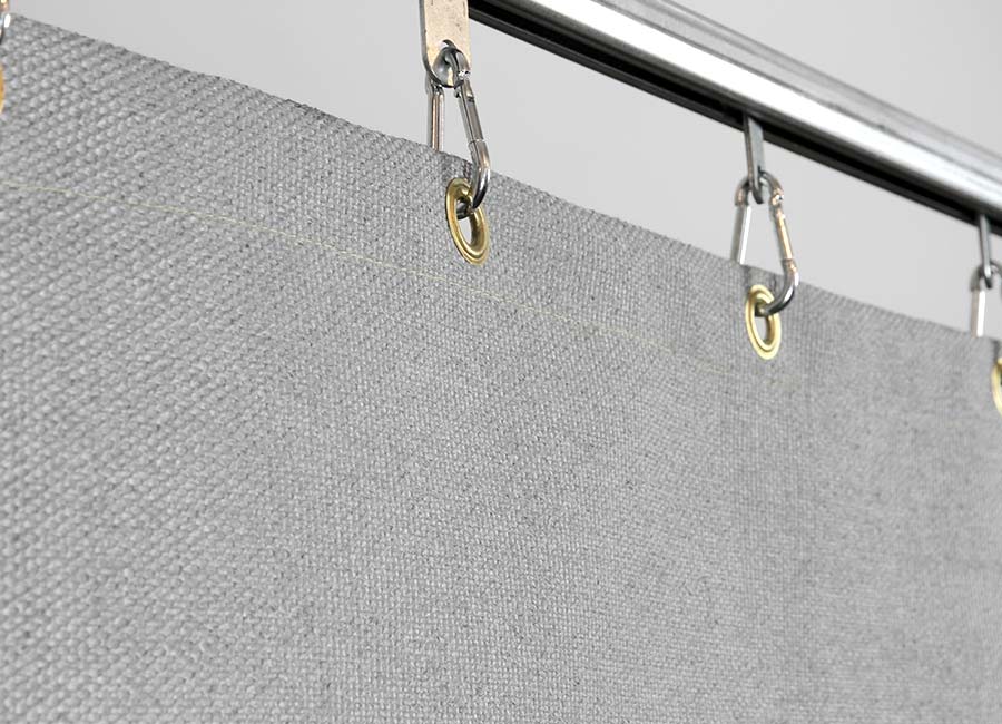 Heat protection and insulation curtains