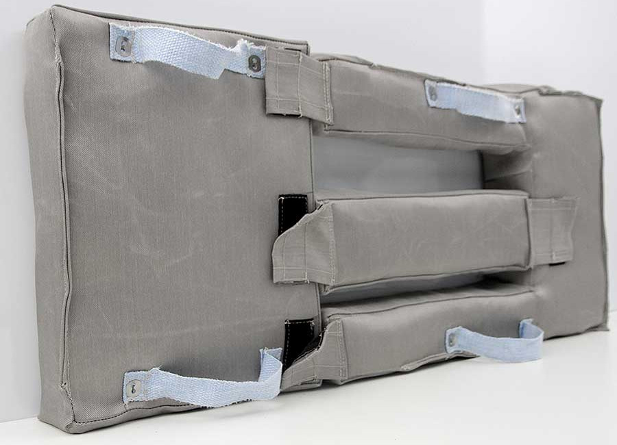 Insulating pads and insulating mattresses