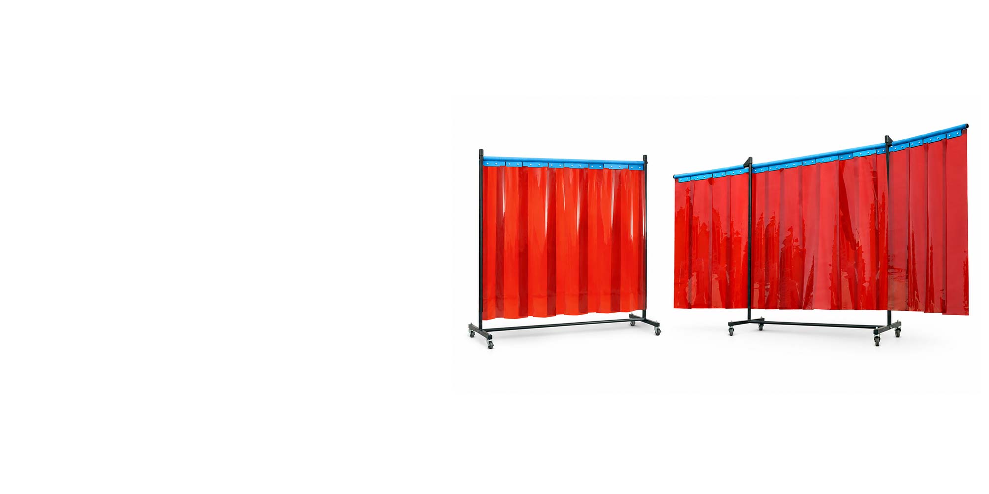SOLA mobile Schweißschutzwand mit roten PVC-Lamellen und Schwenkarmen
