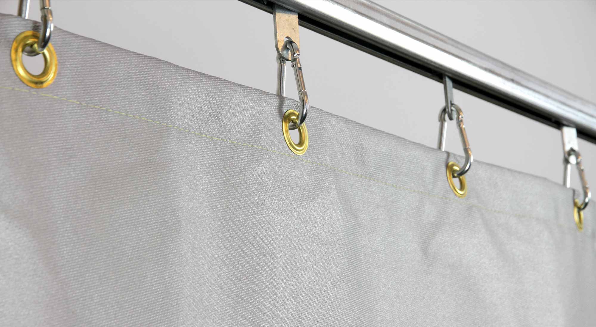 607.G1 industrial welding and spark protection curtain up to 600 °C