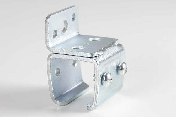 Wall mounting sleeve